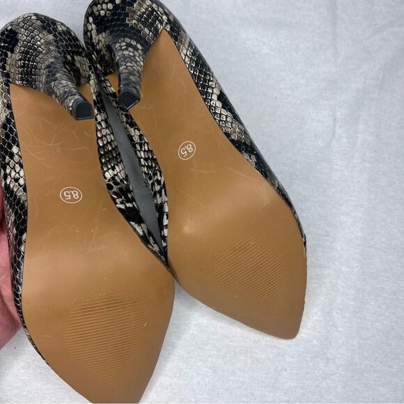 NWOB MIA Vegan Leather Snake print gold cap point toe stiletto heel size 8.5 - Picture 6 of 9